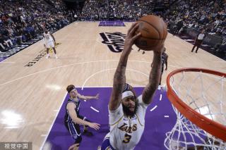 快攻的推进 快攻的推进